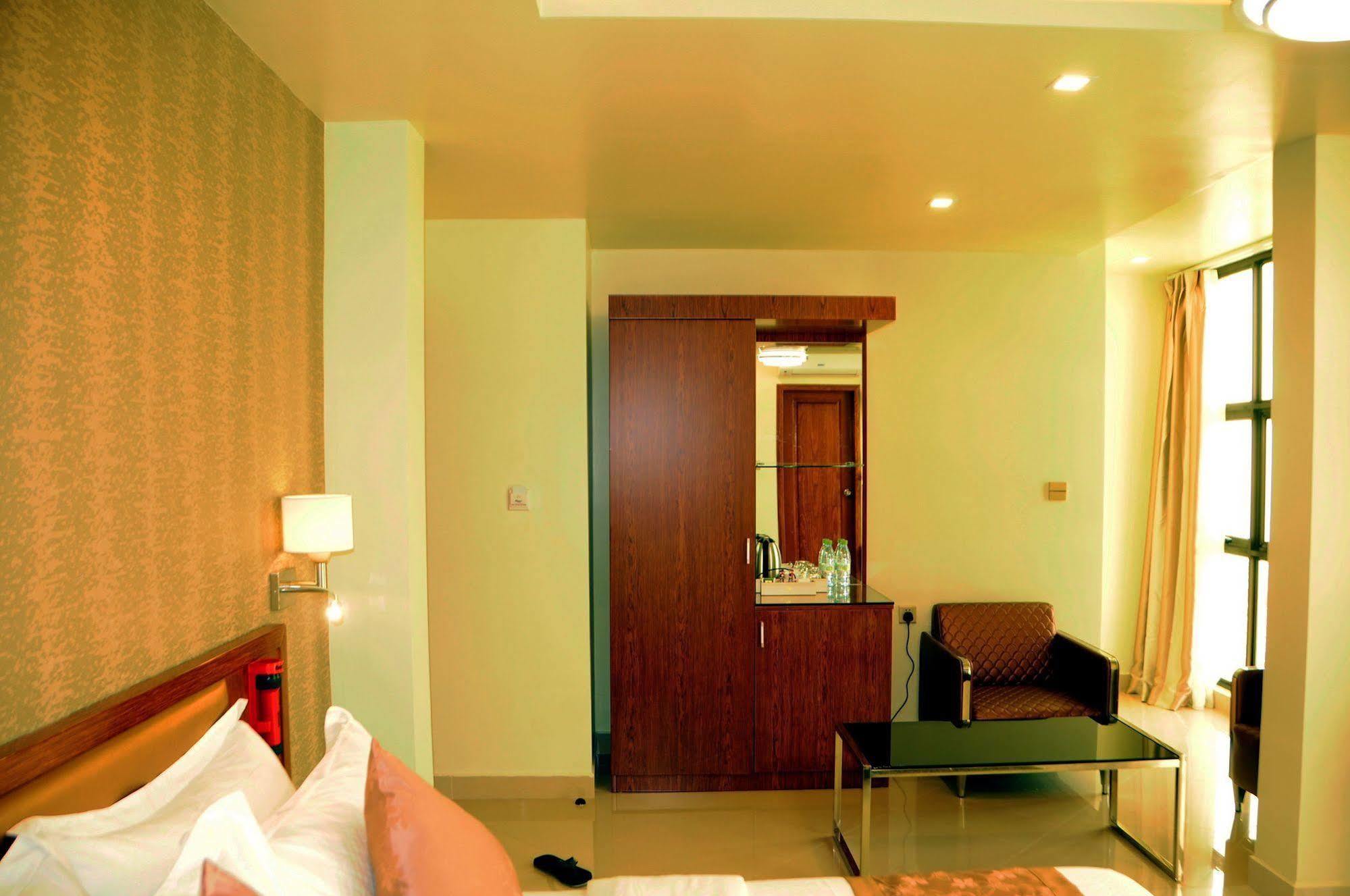 Unima Grand